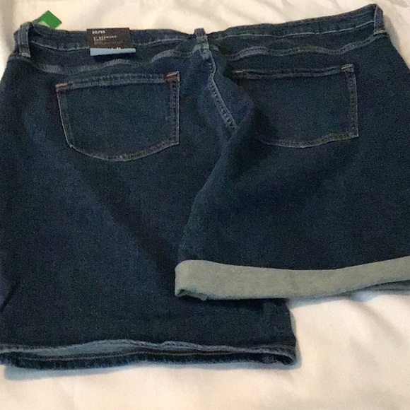Gap women denim 9” Bermuda shorts size 20/35 new stretch midrise - Picture 3 of 9